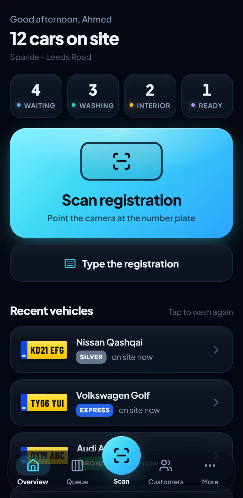 The manager's home screen: cars on site by stage, a big Scan registration button and recent vehicles.
